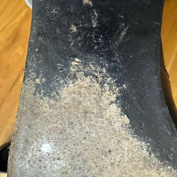 Gucci Men's Black Leather Loafers with Silver Accent - Picture 5 of 5